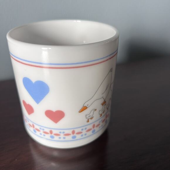 Vintage Milk Glass Country Goose Duck Coffee Mug Cup Arcopal France farmhouse - Picture 2 of 6